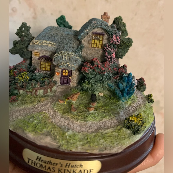 Thomas Kinkade - Lighted Cottage Collection - Heather's Hutch - Picture 7 of 9